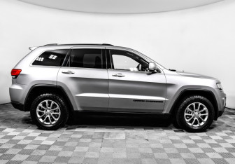 Подержанный автомобиль Jeep Grand Cherokee 2013 года (4 фото)