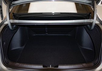 Подержанный автомобиль Geely Preface 2024 года (29 фото)