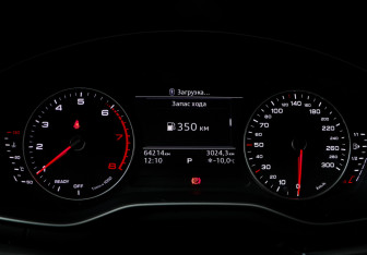 Подержанный автомобиль Audi A4 Sedan 2018 года (11 фото)