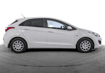 Подержанный автомобиль Hyundai i30 Hatchback 2012 года (4 фото)