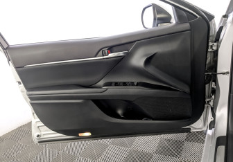 Подержанный автомобиль Toyota Camry Sedan 2022 года (19 фото)