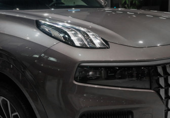 Подержанный автомобиль Lynk&Co 09 2023 года (28 фото)