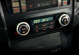 Подержанный автомобиль Mitsubishi Pajero 2008 года (26 фото)