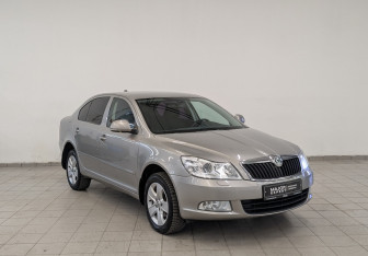 Подержанный автомобиль Skoda Octavia Wagon 2012 года (3 фото)