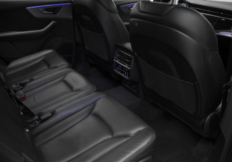 Подержанный автомобиль Audi Q7 2021 года (35 фото)