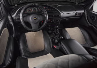 Подержанный автомобиль Chevrolet Niva 2011 года (17 фото)