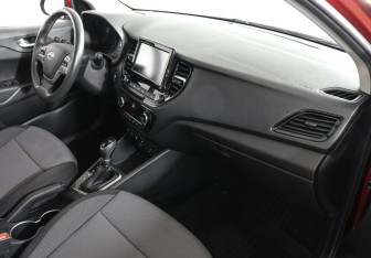 Подержанный автомобиль Hyundai Solaris Sedan 2021 года (5 фото)