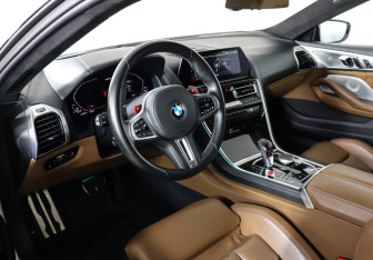Подержанный автомобиль BMW M8 Coupe 2019 года (10 фото)