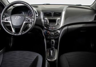 Подержанный автомобиль Hyundai Solaris Sedan 2015 года (10 фото)