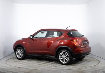 Подержанный автомобиль Nissan Juke 2014 года (7 фото)