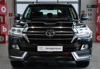 Подержанный автомобиль Toyota Land Cruiser Suv 2019 года (2 фото)