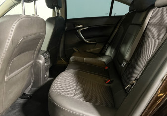 Подержанный автомобиль Opel Insignia Sedan 2014 года (10 фото)