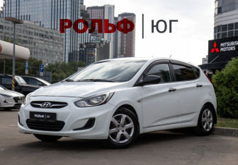 Подержанный автомобиль Hyundai Solaris Hatchback 2012 года (1 фото)