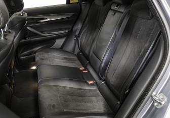 Подержанный автомобиль BMW X6 2018 года (15 фото)