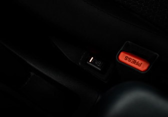 Подержанный автомобиль Mitsubishi ASX 2011 года (13 фото)