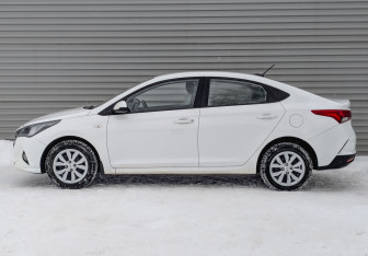 Подержанный автомобиль Hyundai Solaris Sedan 2021 года (8 фото)