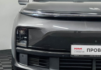 Подержанный автомобиль LiXiang L9 2023 года (26 фото)