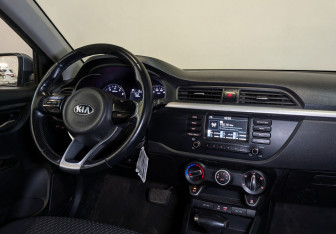 Подержанный автомобиль Kia Rio Hatchback 2020 года (21 фото)