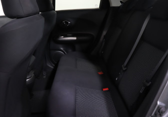 Подержанный автомобиль Nissan Juke 2014 года (10 фото)