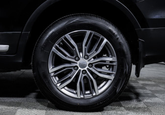 Подержанный автомобиль Geely Atlas Pro 2024 года (15 фото)