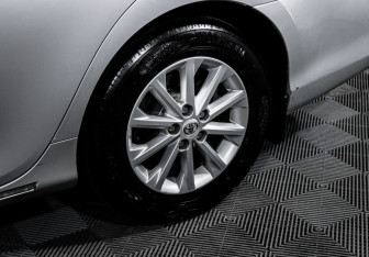 Подержанный автомобиль Toyota Camry Sedan 2013 года (9 фото)