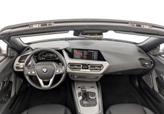 Подержанный автомобиль BMW Z4 Roadster 2019 года (13 фото)