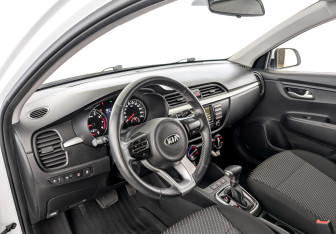 Подержанный автомобиль Kia Rio Sedan 2020 года (16 фото)