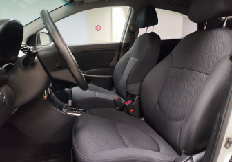 Подержанный автомобиль Hyundai Solaris Sedan 2012 года (10 фото)