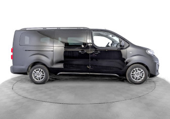 Подержанный автомобиль Peugeot Traveller 2022 года (4 фото)