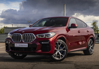 Подержанный автомобиль BMW X6 2020 года (25 фото)