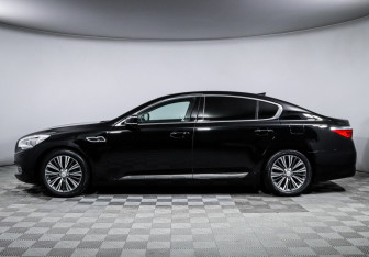 Подержанный автомобиль Kia Quoris 2018 года (8 фото)