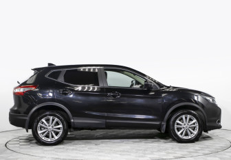 Подержанный автомобиль Nissan Qashqai 2017 года (4 фото)