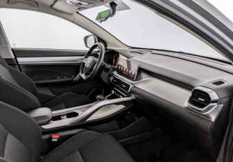 Подержанный автомобиль Geely Coolray 2023 года (11 фото)