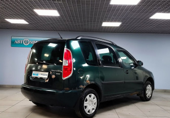 Подержанный автомобиль Skoda Roomster 2011 года (5 фото)