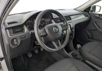Подержанный автомобиль Skoda Rapid Liftback 2019 года (16 фото)