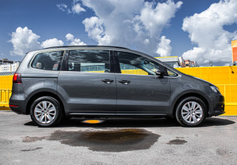 Подержанный автомобиль Volkswagen Sharan 2018 года (4 фото)