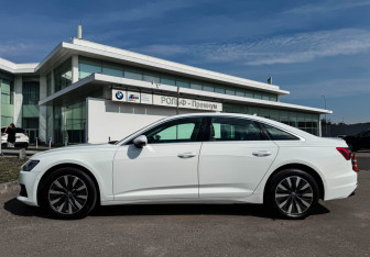 Подержанный автомобиль Audi A6 Sedan 2020 года (8 фото)