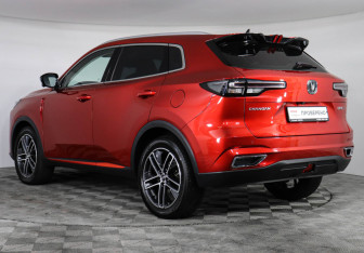 Подержанный автомобиль Changan UNI-S 2024 года (7 фото)