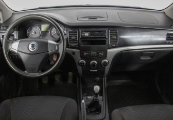 Подержанный автомобиль SsangYong Actyon 2013 года (13 фото)