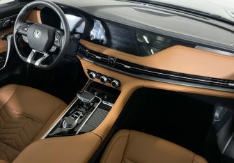 Подержанный автомобиль Changan CS95 2023 года (9 фото)