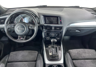 Подержанный автомобиль Audi Q5 2015 года (12 фото)