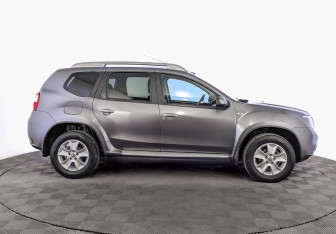 Подержанный автомобиль Nissan Terrano 2019 года (4 фото)