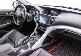 Подержанный автомобиль Honda Accord Sedan 2011 года (10 фото)