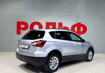 Подержанный автомобиль Suzuki SX4 Hatchback 2014 года (5 фото)