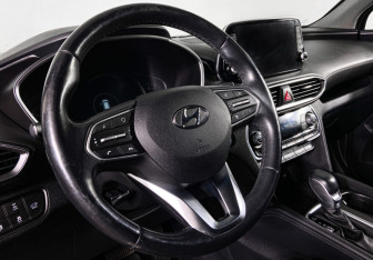 Подержанный автомобиль Hyundai Santa Fe 2020 года (15 фото)