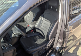 Подержанный автомобиль Ford Kuga 2017 года (20 фото)