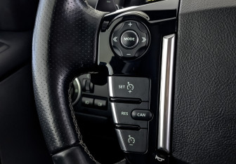 Подержанный автомобиль Land Rover Discovery 2016 года (28 фото)