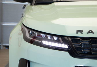 Подержанный автомобиль Land Rover Range Rover Evoque 2020 года (36 фото)