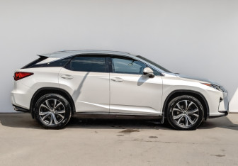 Подержанный автомобиль Lexus RX 2018 года (4 фото)