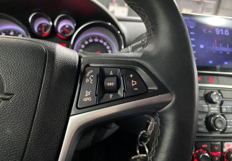 Подержанный автомобиль Opel Astra Hatchback 2011 года (16 фото)